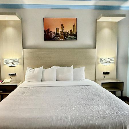 Baymont By Wyndham Texas City Eksteriør billede