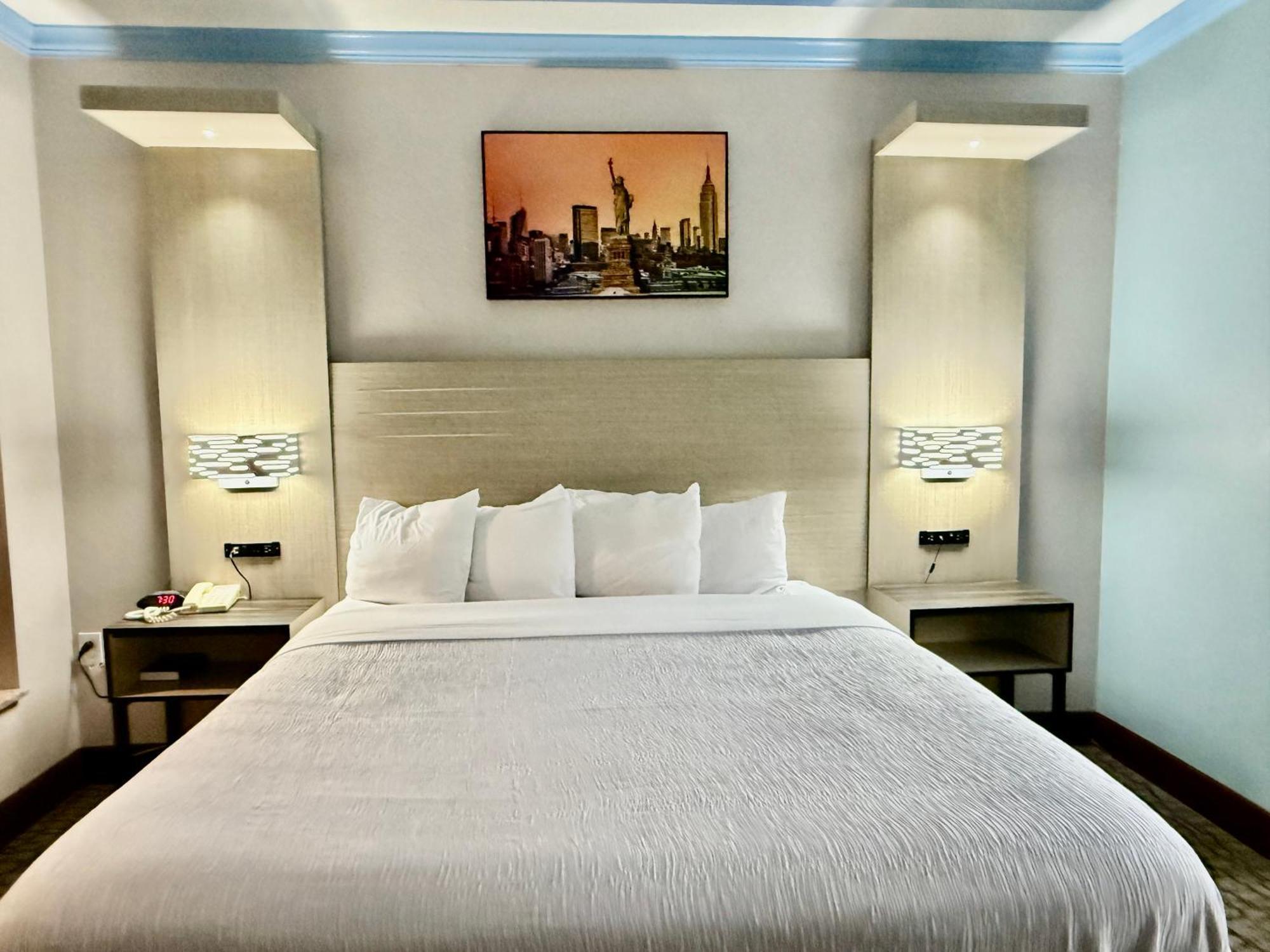 Baymont By Wyndham Texas City Eksteriør billede