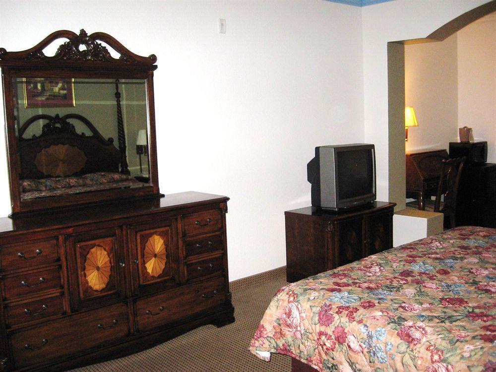 Baymont By Wyndham Texas City Eksteriør billede