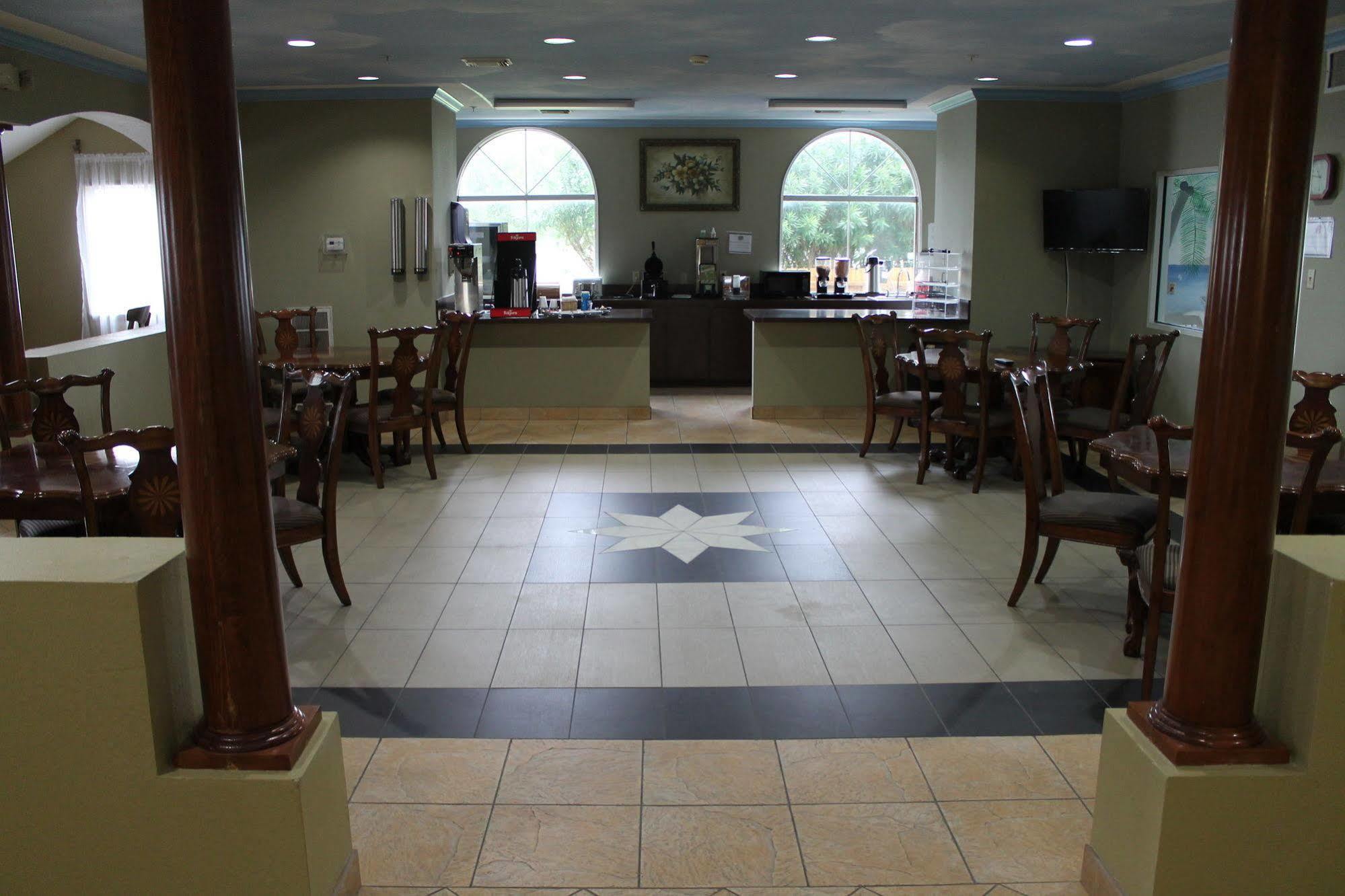 Baymont By Wyndham Texas City Eksteriør billede